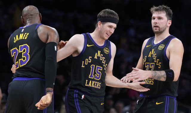 卢卡本季使用率领跑联盟 而联盟第二使用率是卢卡不在时的里夫斯