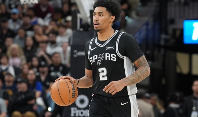 世界杯手机高清观看软件-米奇：哈珀目前的状态为每日观察 他右腿肌肉挫伤&amp;没有长期隐患